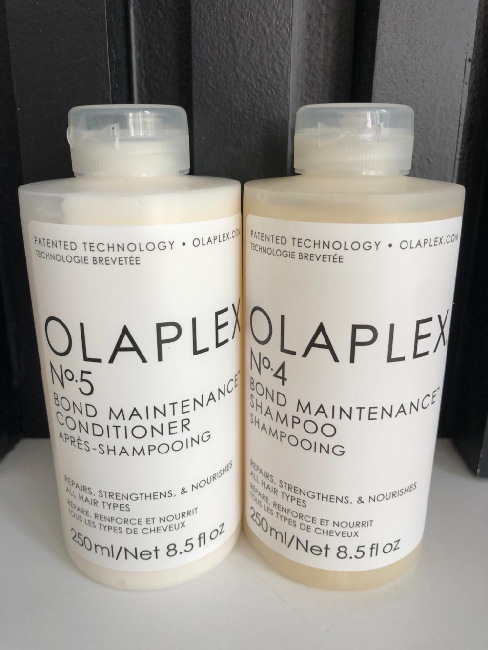 OLAPLEX No.4 Shampoo & No.5 Conditioner - White Cream Bottles